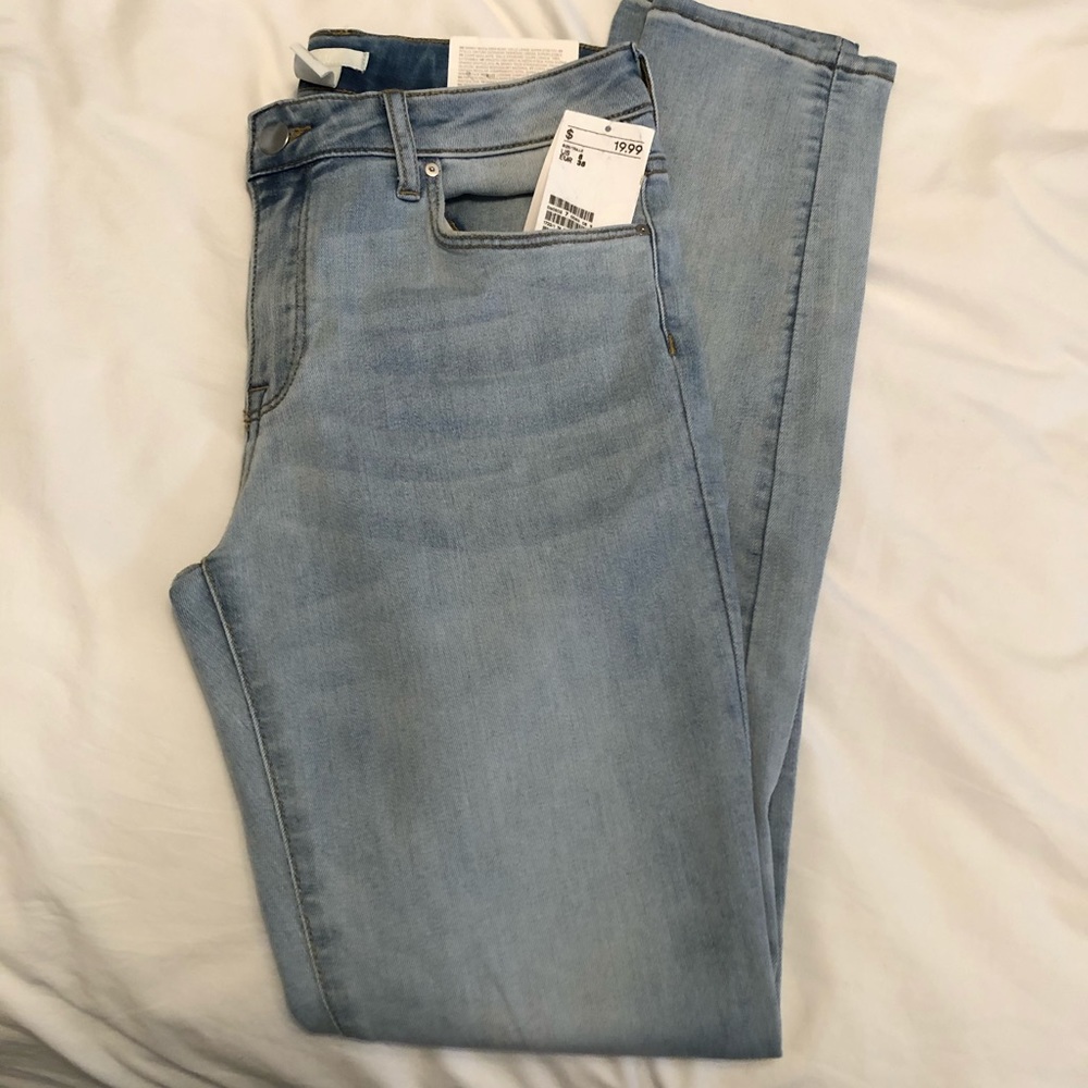 H&M light denim jeans!